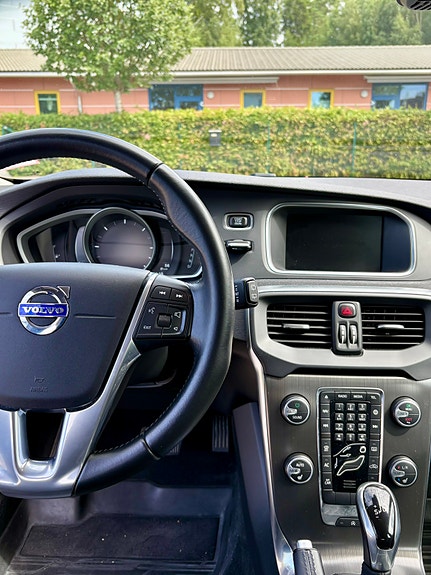 Volvo V40 7 of 9