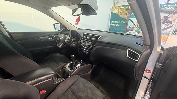 Nissan X-Trail 16 of 16