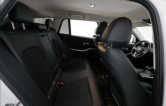 BMW 330e 7 of 7