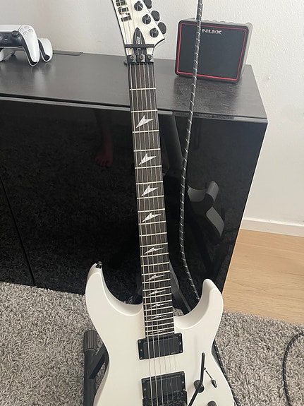 ESP LTD M-1000 Snow White
