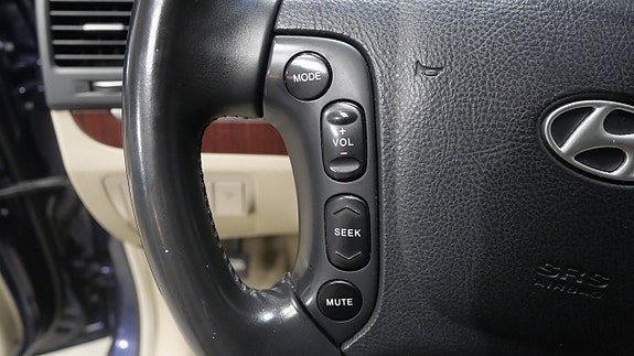 Hyundai Santa Fe 16 of 20