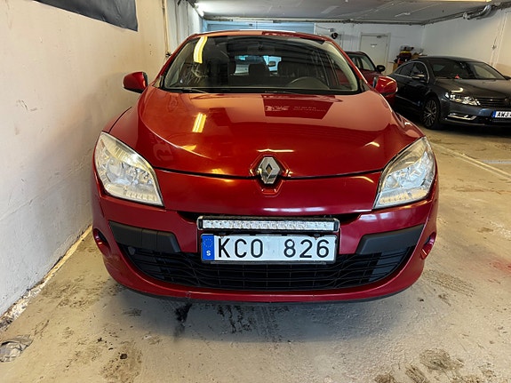 Renault Megane 2 of 9