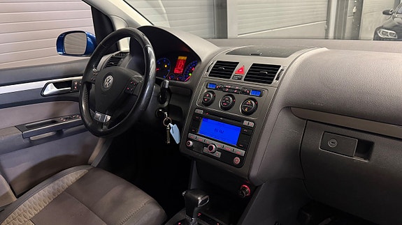 Volkswagen Touran Cross 18 of 26