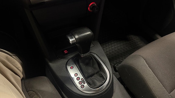Volkswagen Touran Cross 22 of 26