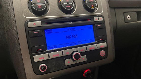 Volkswagen Touran Cross 21 of 26