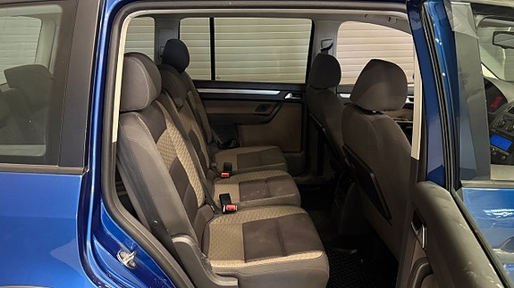 Volkswagen Touran Cross 14 of 26