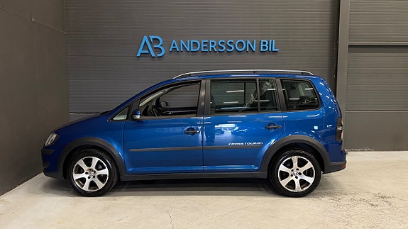 Volkswagen Touran Cross 6 of 26