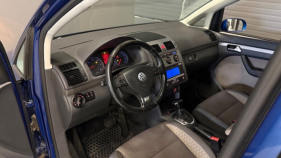 Volkswagen Touran Cross 12 of 26