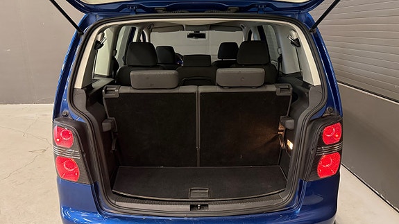 Volkswagen Touran Cross 26 of 26