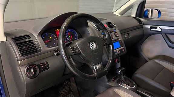 Volkswagen Touran Cross 13 of 26