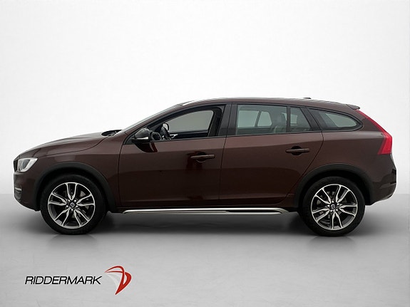 Volvo V60 Cross Country 4 of 5