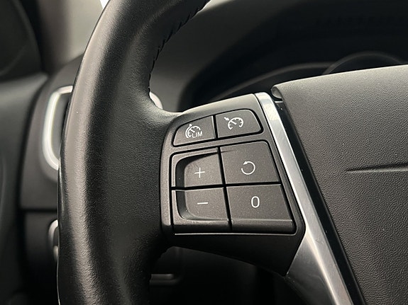 Volvo V60 Cross Country 20 of 30