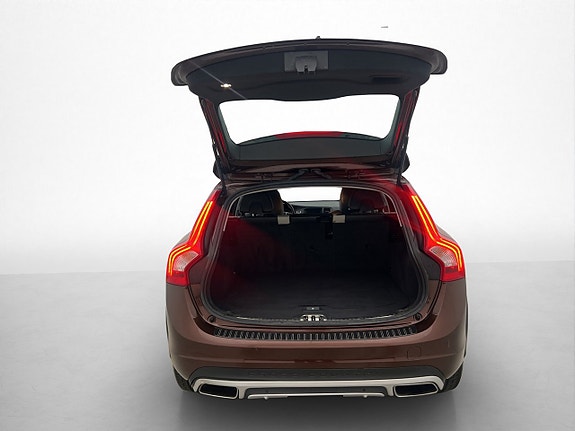 Volvo V60 Cross Country 10 of 30