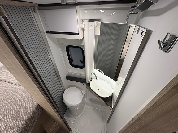 Adria TWIN 600 SPB Plus 17 of 21