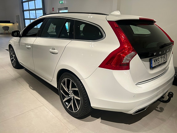 Volvo V60 3 of 5