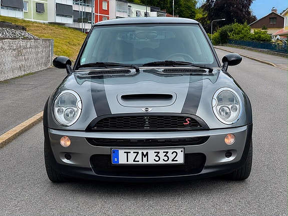 MINI Cooper S 3 of 5