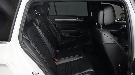 Volkswagen Passat 12 of 20