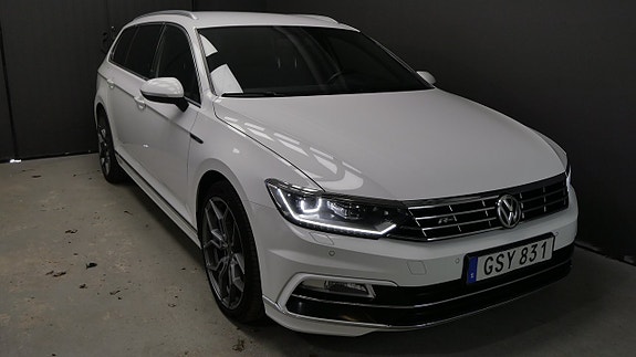 Volkswagen Passat 2 of 20