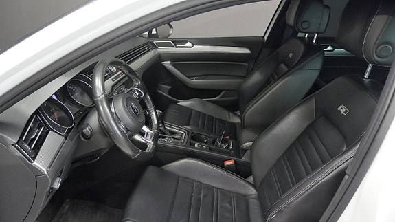 Volkswagen Passat 13 of 20