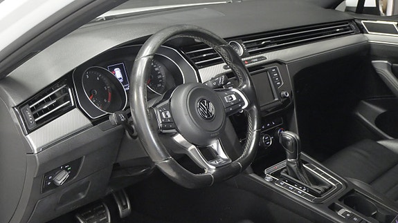 Volkswagen Passat 14 of 20