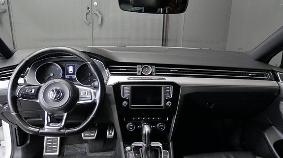 Volkswagen Passat 17 of 20
