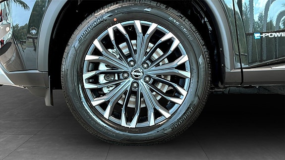 Nissan X-Trail 9 of 9