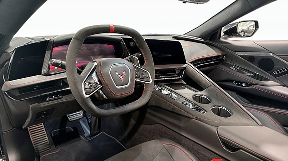 Chevrolet Corvette 10 of 18