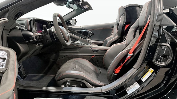 Chevrolet Corvette 9 of 18