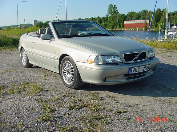 Volvo C70 3 of 5