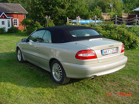 Volvo C70 2 of 5