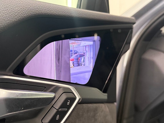 Audi e-tron Sportback 15 of 21