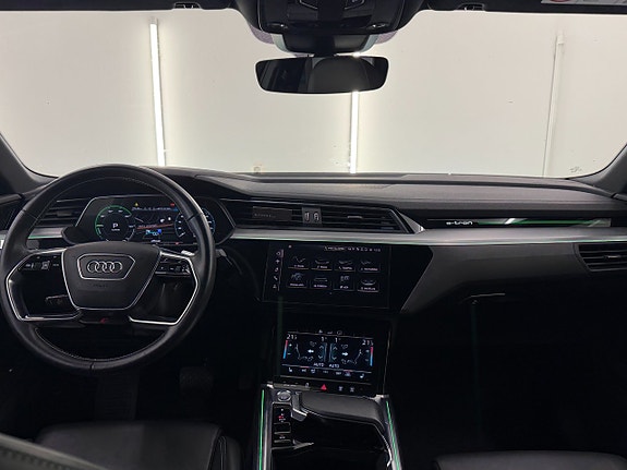 Audi e-tron Sportback 19 of 21