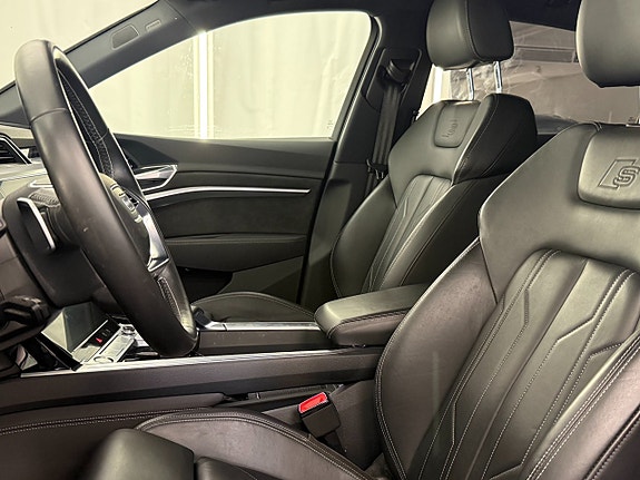 Audi e-tron Sportback 7 of 21