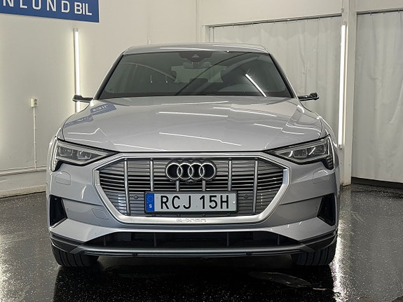 Audi e-tron Sportback 2 of 21