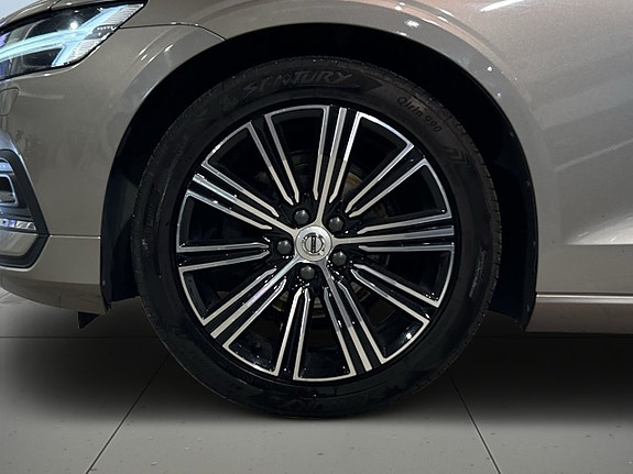 Volvo V60 14 of 23