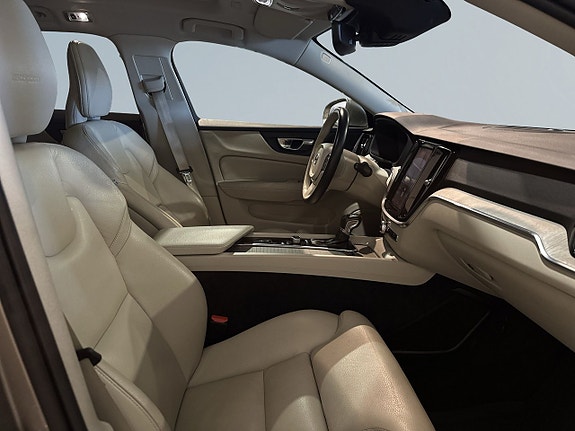 Volvo V60 10 of 23