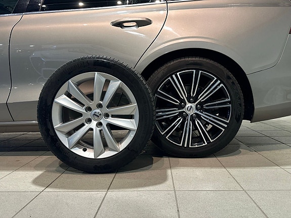 Volvo V60 17 of 23