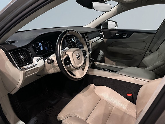 Volvo V60 7 of 23