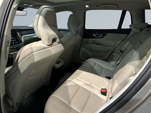 Volvo V60 13 of 23