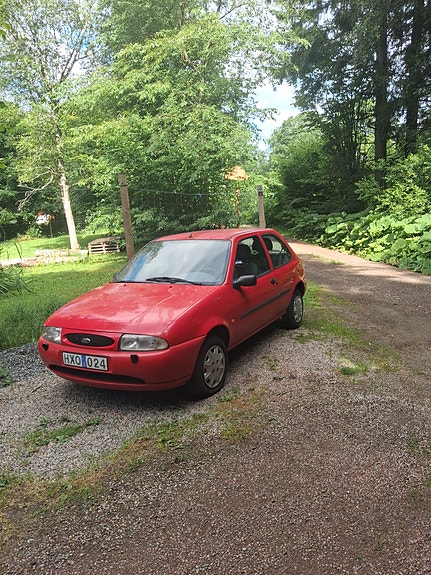 Ford Fiesta 2 of 5