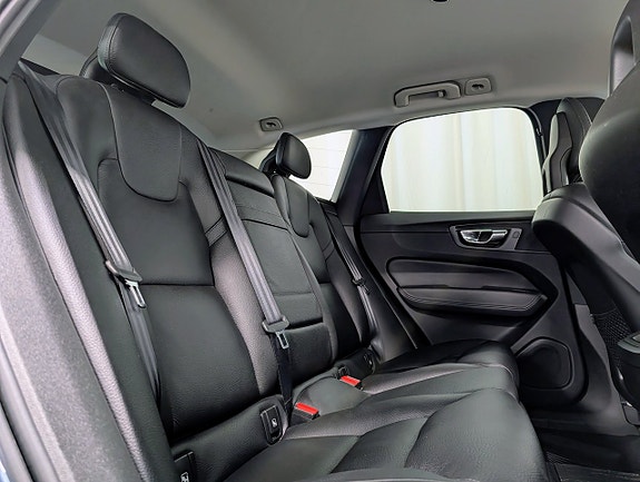 Volvo XC60 15 of 18