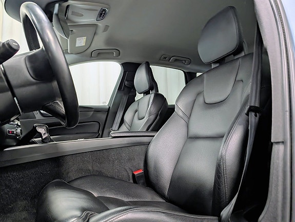 Volvo XC60 12 of 18