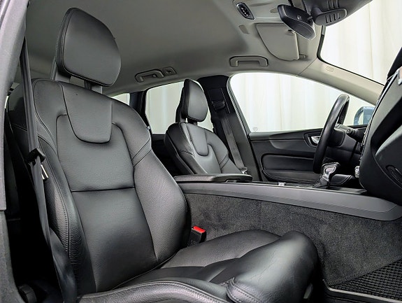 Volvo XC60 13 of 18