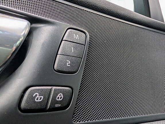 Volvo XC60 10 of 18