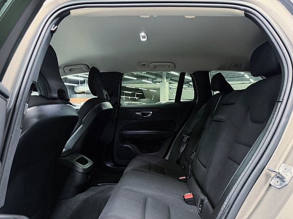 Volvo V60 13 of 16