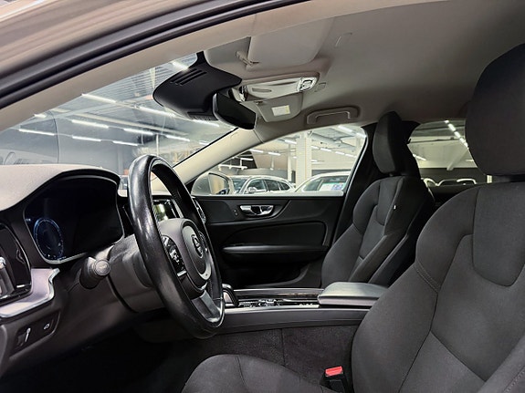 Volvo V60 7 of 16