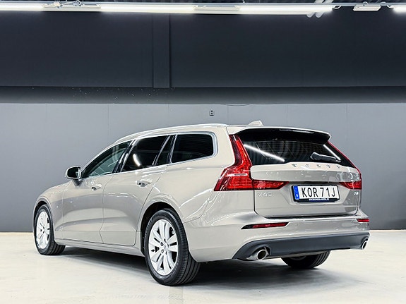 Volvo V60 8 of 16