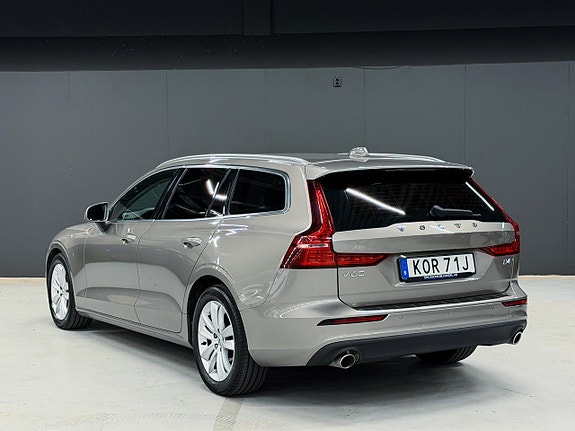 Volvo V60 2 of 16