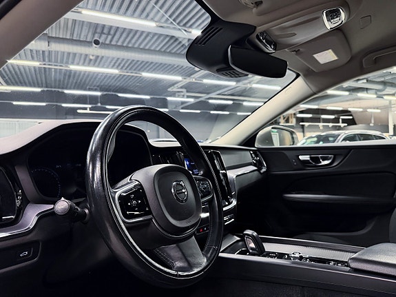 Volvo V60 11 of 16
