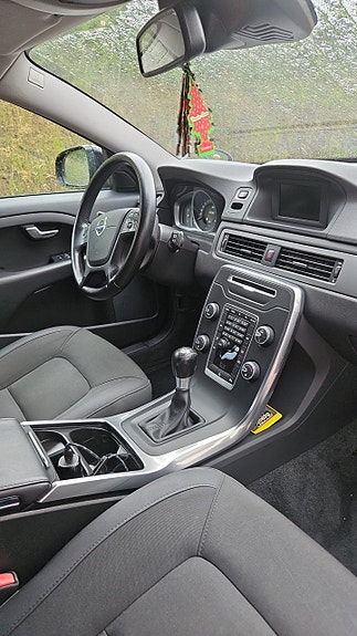 Volvo V70 12 of 20